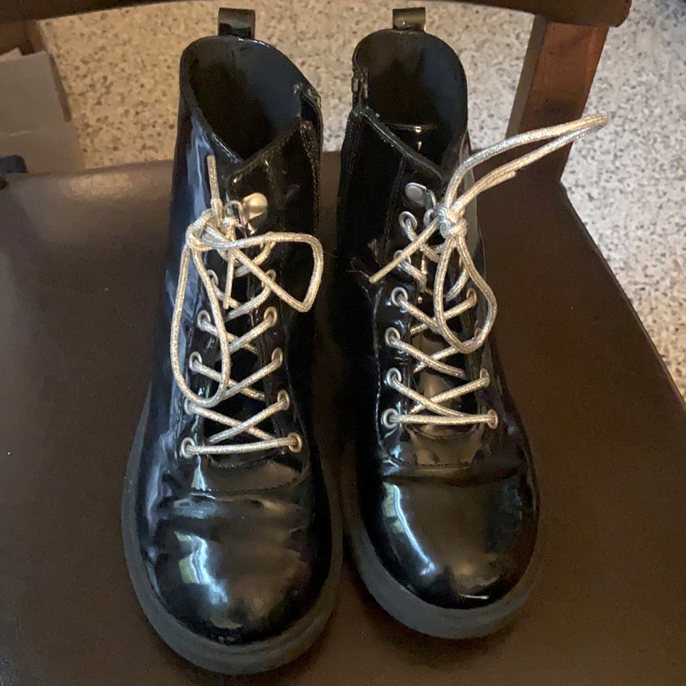 Children’s Place black boots, kids size 2